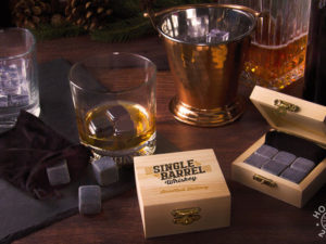 #Holiday2017: Custom Whiskey Stone Sets