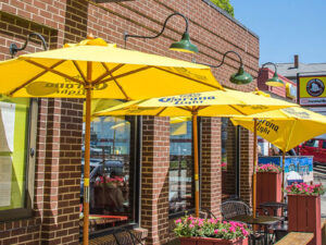 Custom Patio Umbrellas & Curbside Displays: Prepare For The Reopening